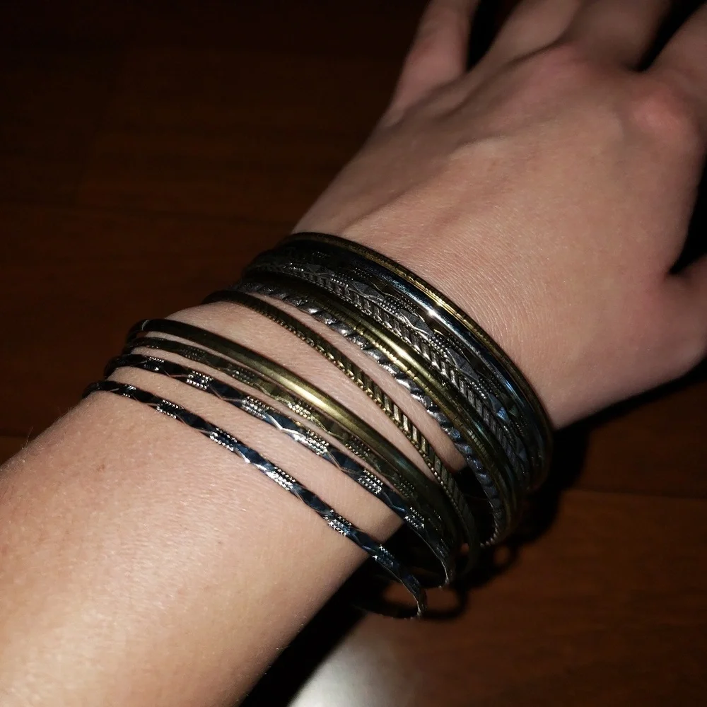 Bangle bracelets (0726)